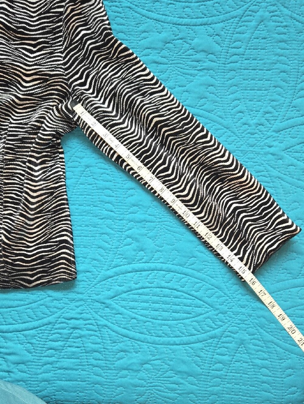 Joseph Ribkoff Trends Black & Silver Wave-Pattern Zip-Front Jacket - Picture 7 of 8